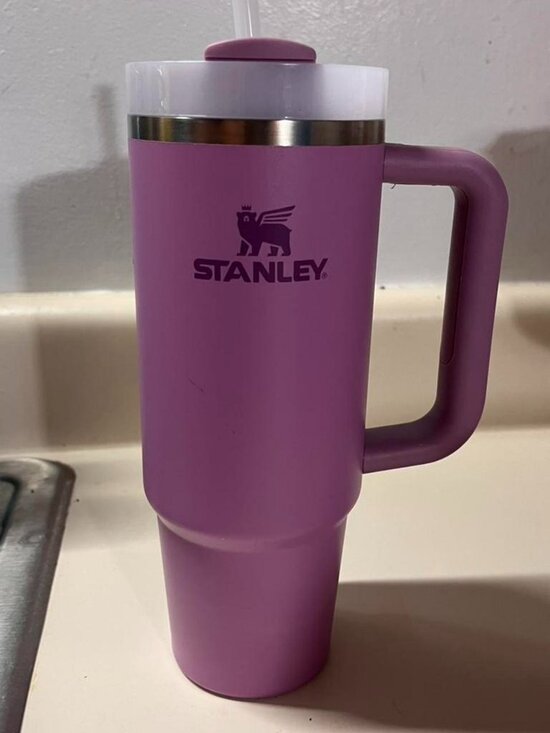 Other - 40 oz Stanley FlowState Quencher Tumbler with Handle and Straw